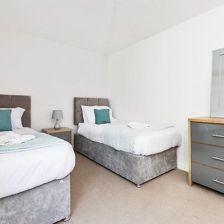 Ferienwohnung Opp B'Ham - Freshly Refurbished Walls And Carpets! Big Savings Booking 7 Days Or More! Marston Green Exterior foto