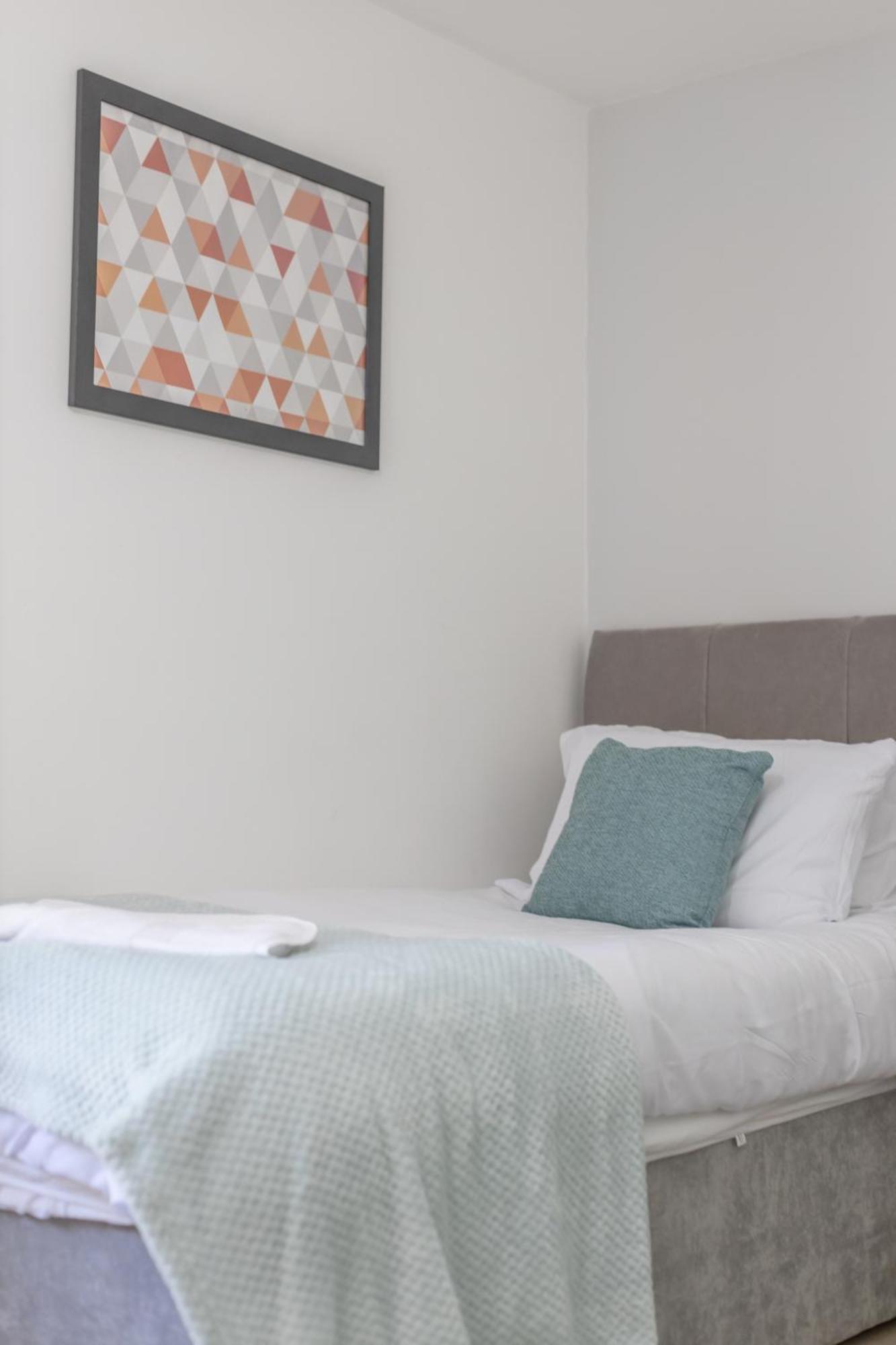 Ferienwohnung Opp B'Ham - Freshly Refurbished Walls And Carpets! Big Savings Booking 7 Days Or More! Marston Green Exterior foto